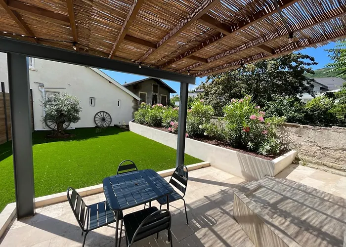 Appartement Proche Hopital, Jardin Privatif