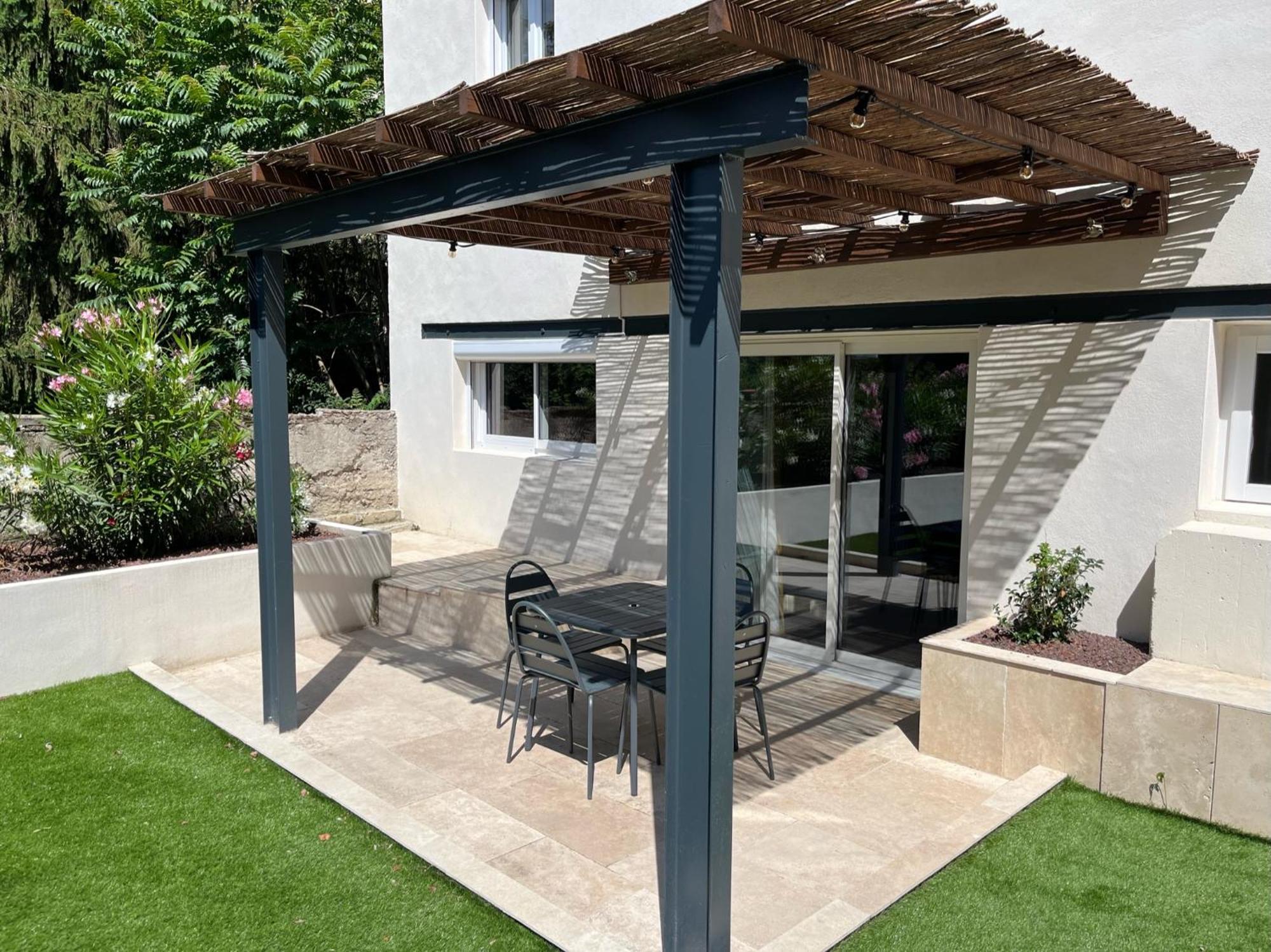 Proche Hopital, Jardin Privatif Apartment *
